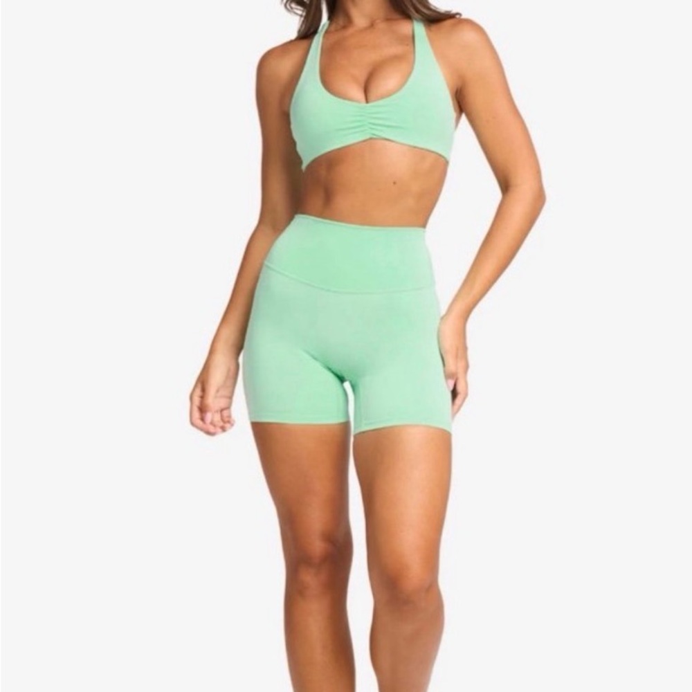 CSB SERENITY SCRUNCH SHORTS 5"
